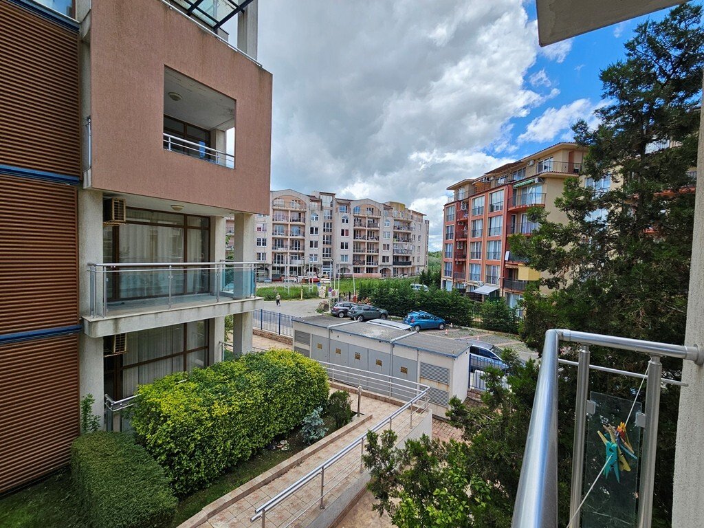 Modern 3-room apartment in Sunny Beach, Bulgaria – Complex Sun City 1, 2nd floor.