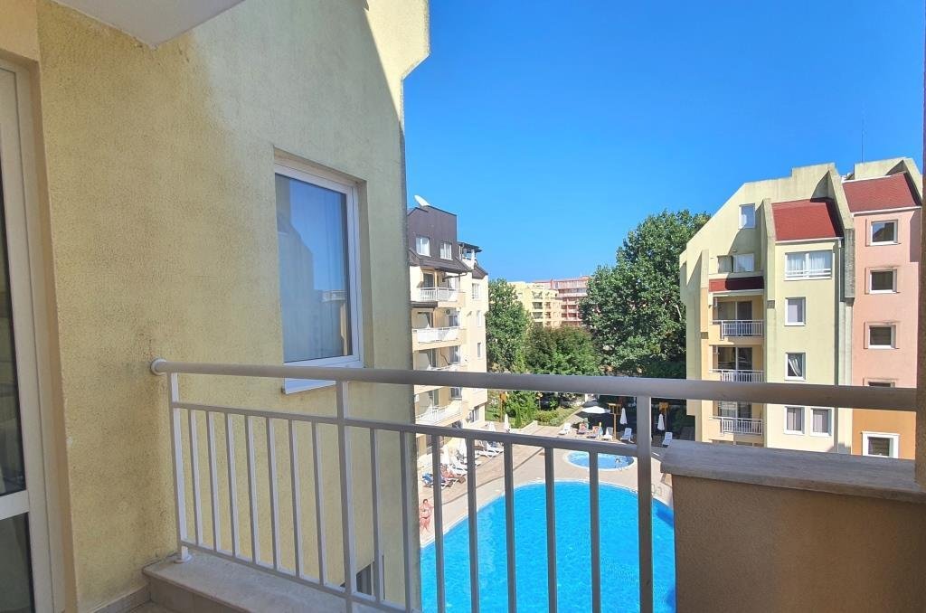 Modernized 2-room apartment in the Sea Dreams complex, Sunny Beach – 4th floor.