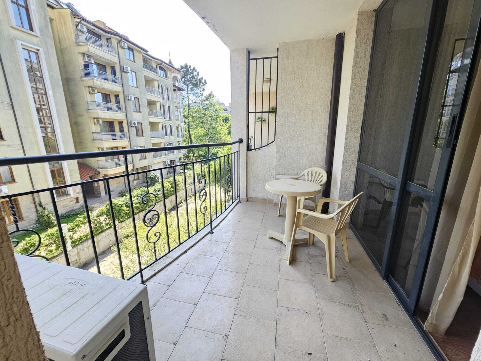 An apartment in a quiet area, near the beach and a park, in the Avalon complex at Sunny Beach.
