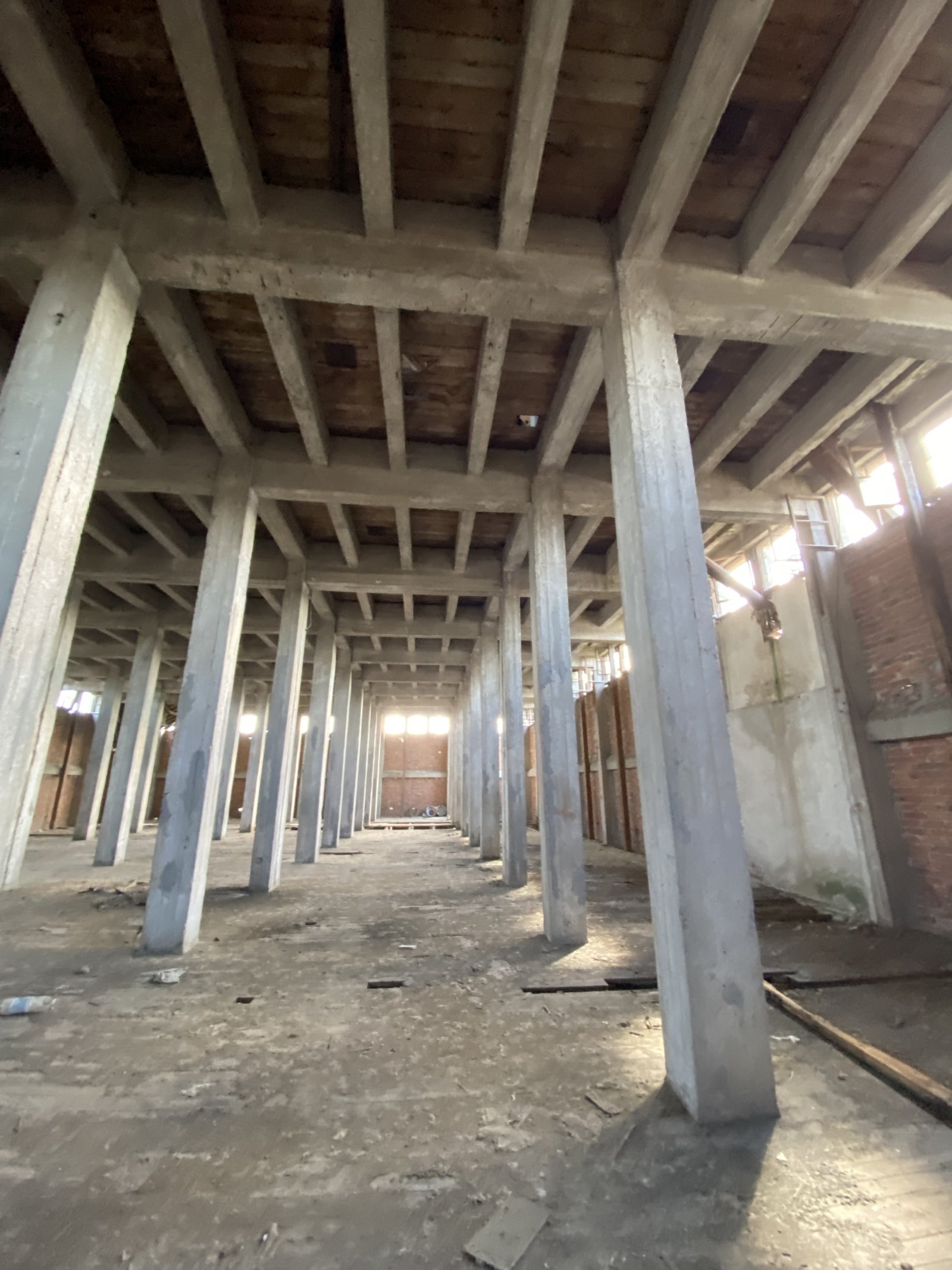 Warehouse / building in the region of the Karnobat train station with its own railway track.