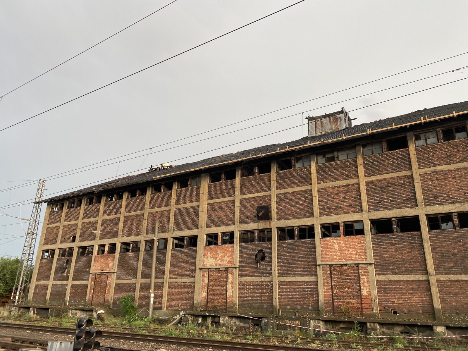 Warehouse / building in the region of the Karnobat train station with its own railway track.
