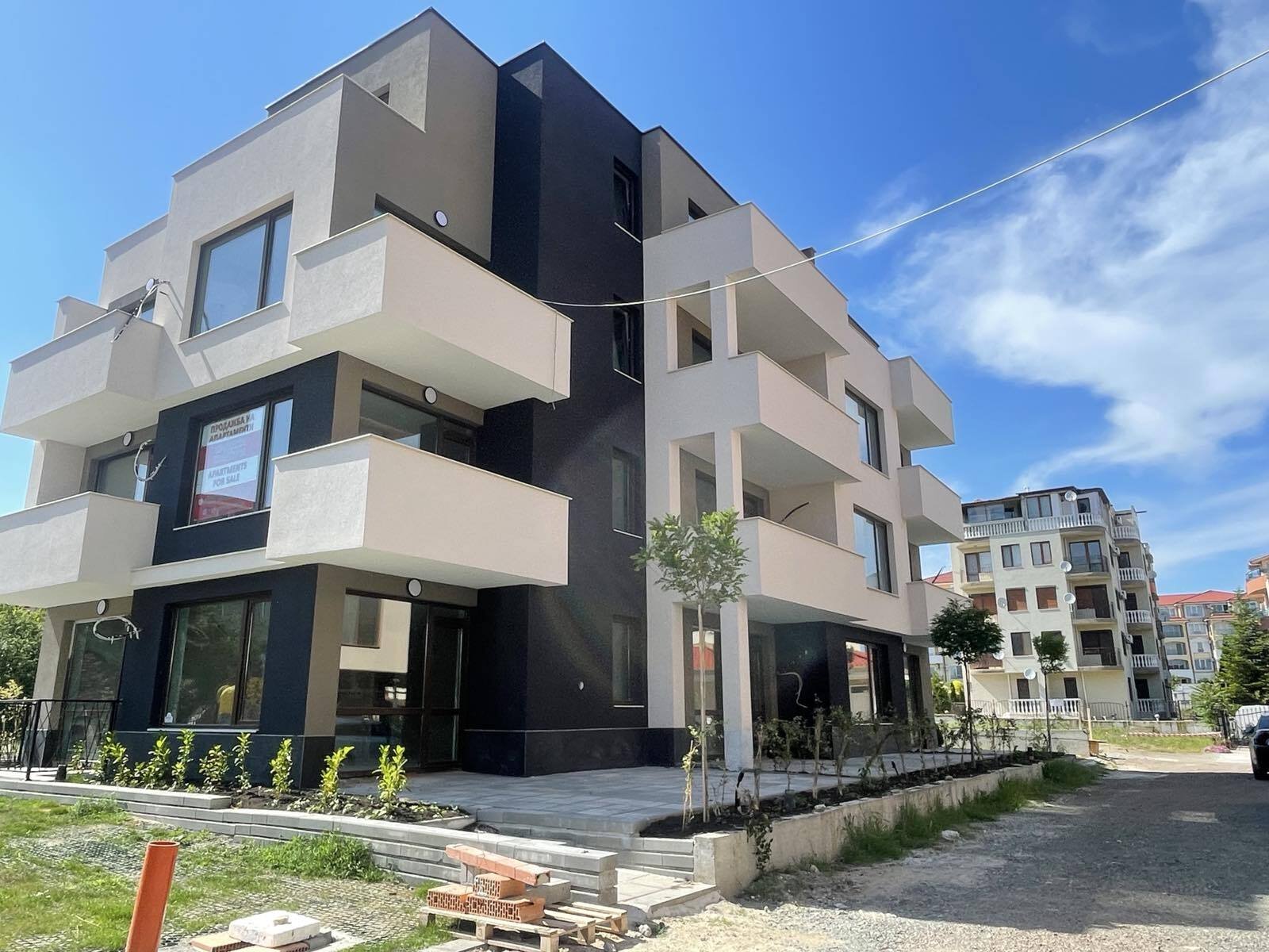 Ravda: Bright 3-room apartment with no maintenance fee in Ravda, just 800 meters from the sea. 