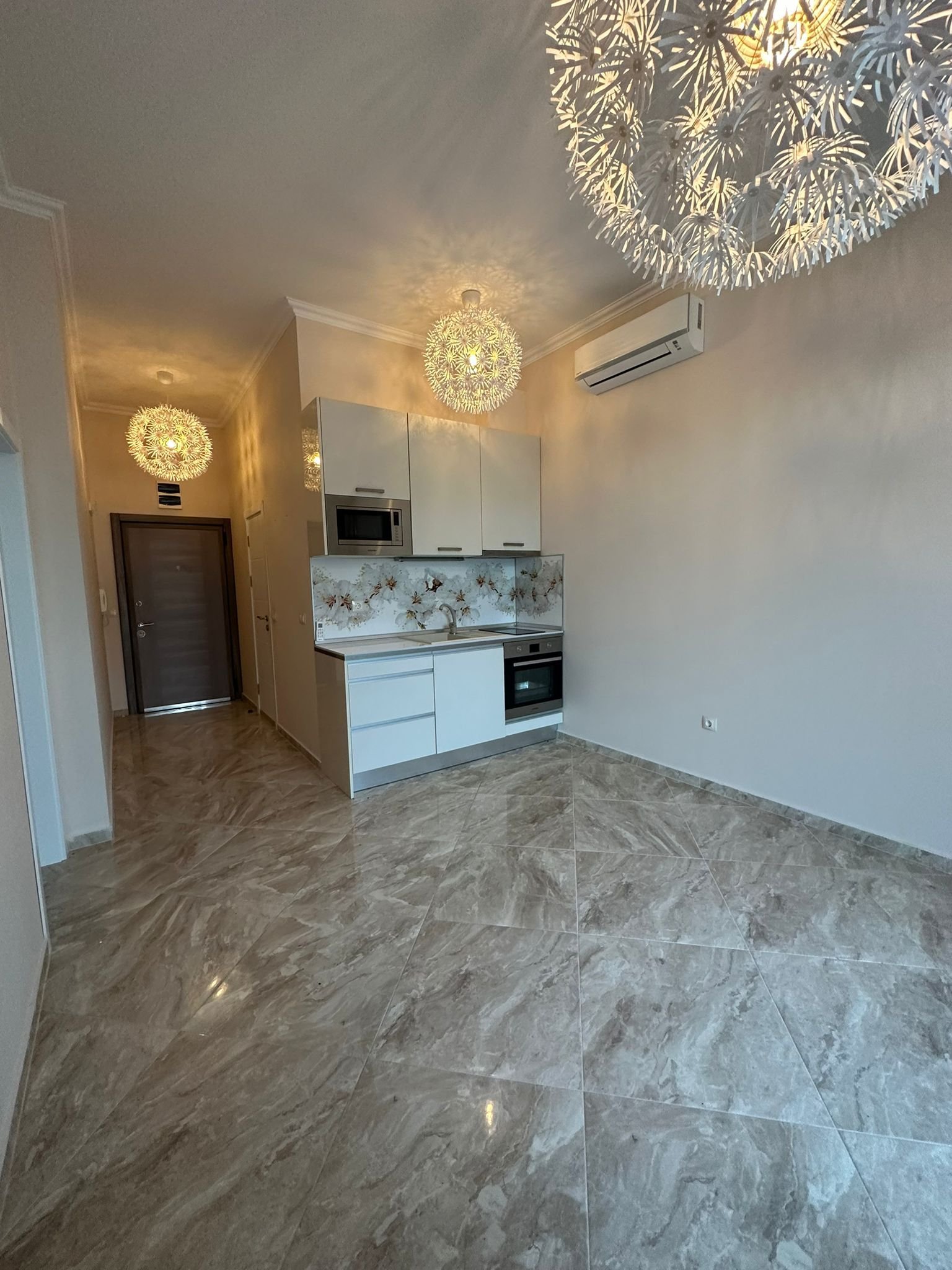 Villa Florenz – Charming 2-room apartment with pool and mountain view in Sveti Vlas