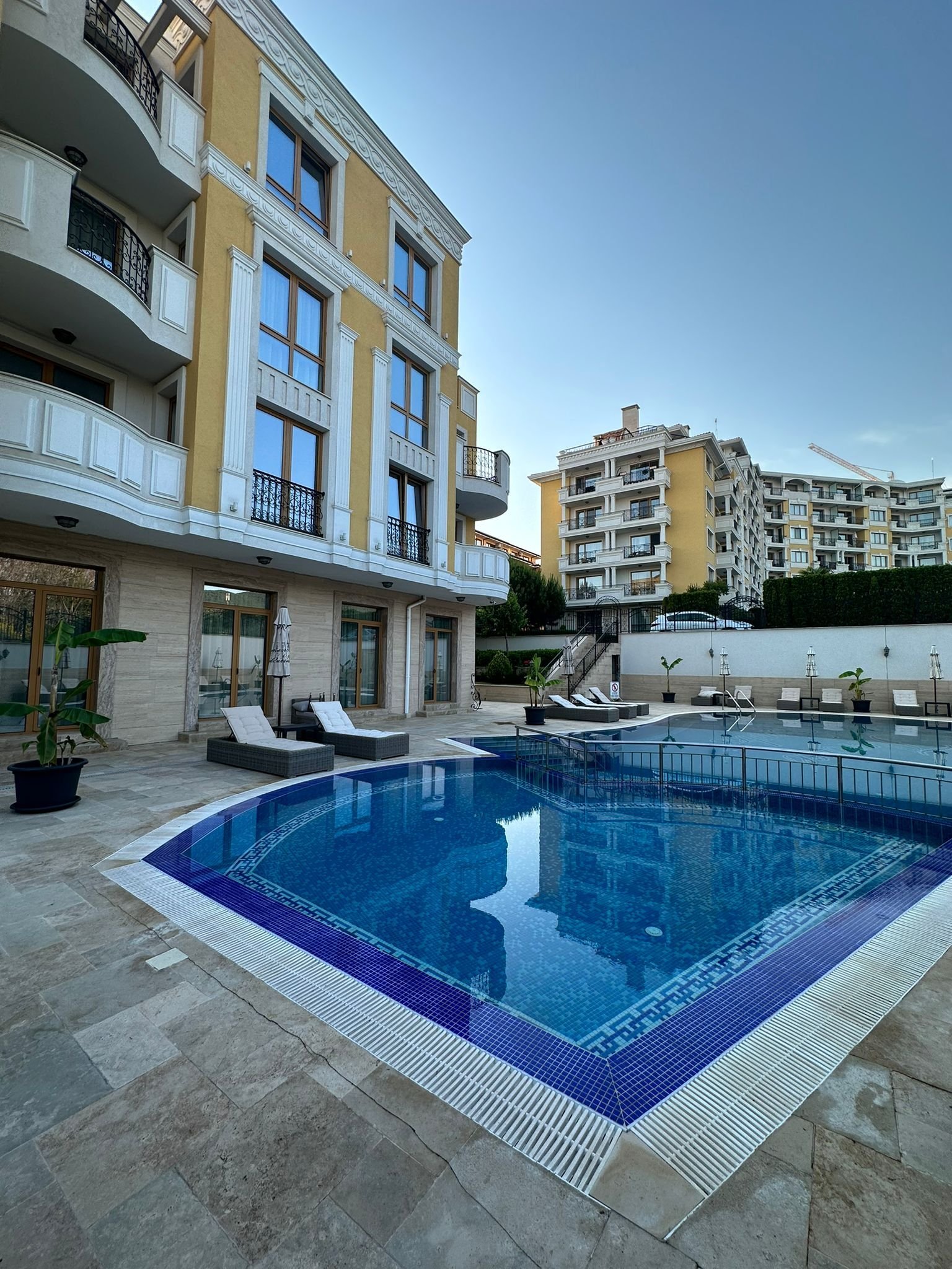 Villa Florenz – Charming 2-room apartment with pool and mountain view in Sveti Vlas