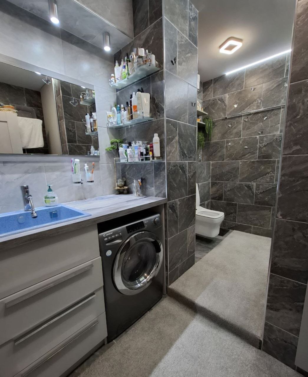 Luxurious two-room apartment in the residential complex VIP Vision.