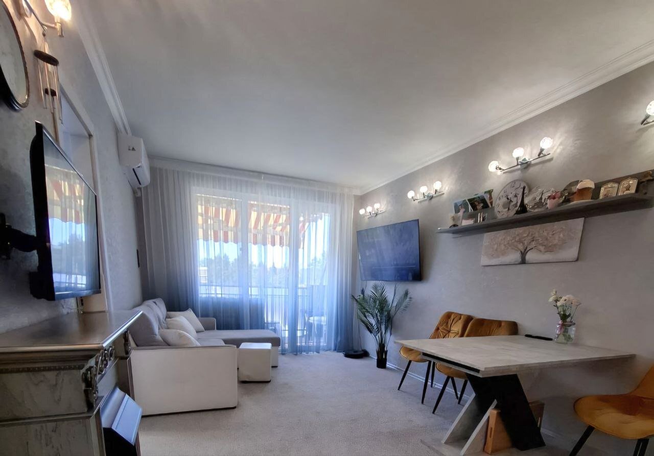 Luxurious two-room apartment in the residential complex VIP Vision.