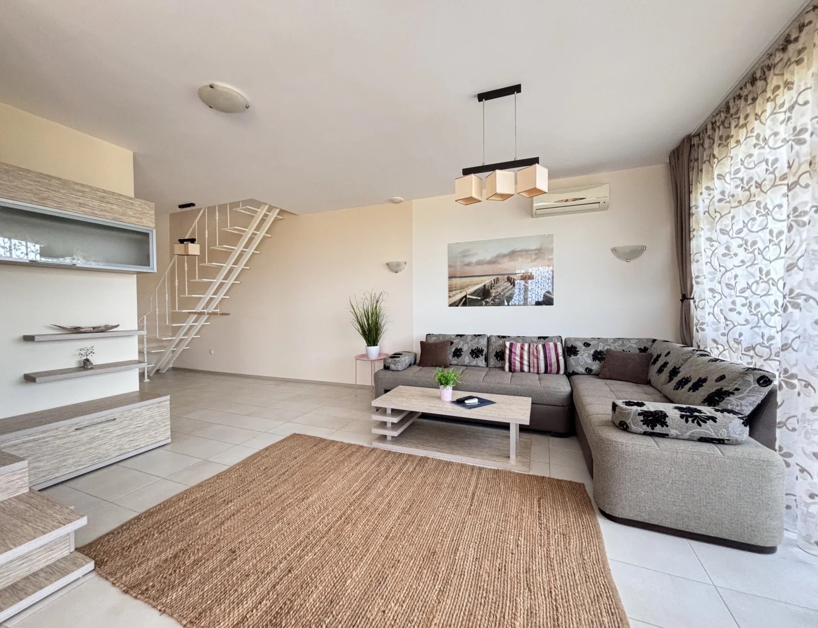 Elegant panorama maisonette in the Atia Resort complex, Chernomorets.