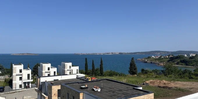 Luxury house by the sea in the boutique complex Sunny Island Residence.