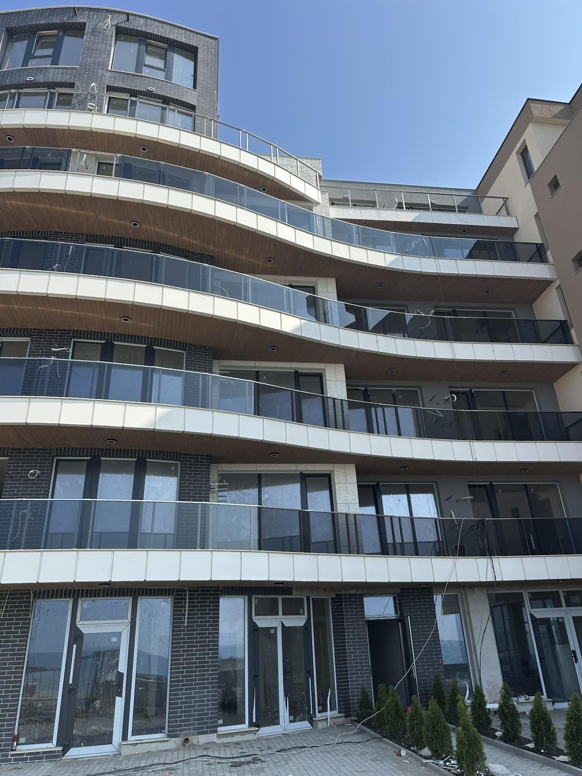 Apartment in the first line of the sea in the town of Pomorie
