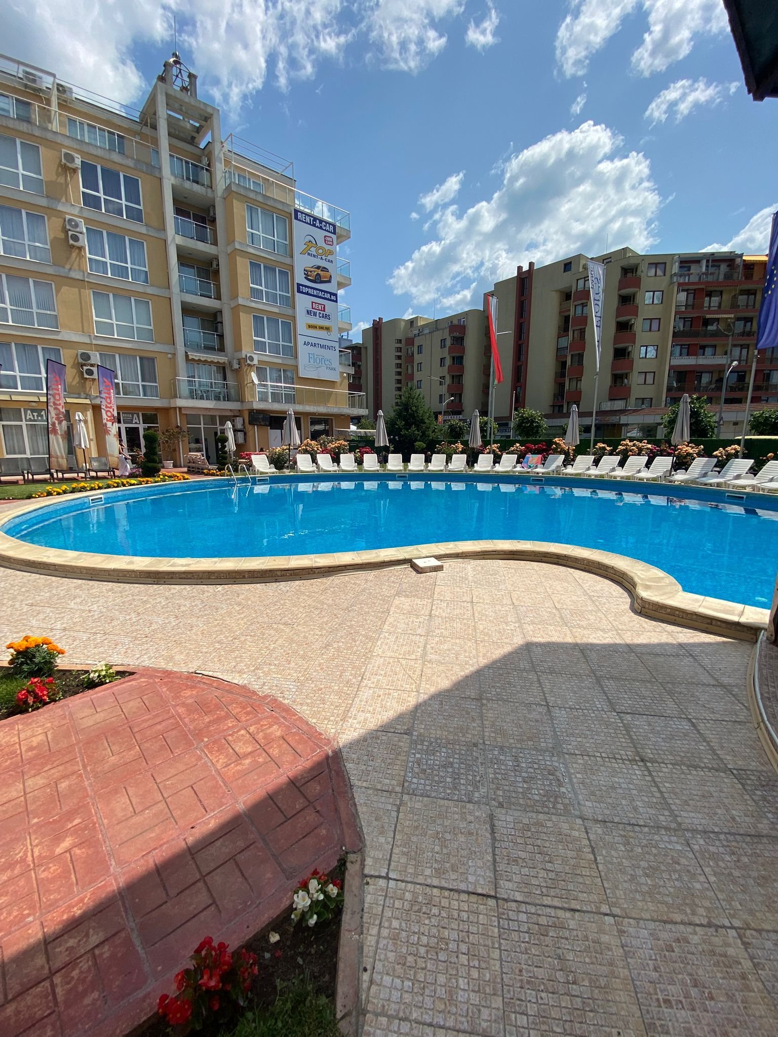 Sunny Beach: Three-room apartment in the residential complex Florence Park, Sunny Beach. 