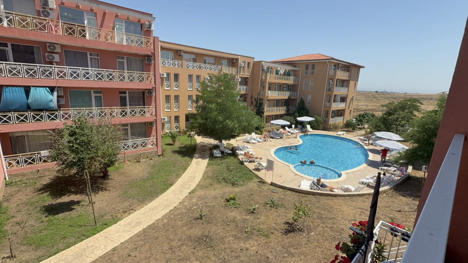 Two-room apartment in the Sunny Day 6 residential complex, Sunny Beach