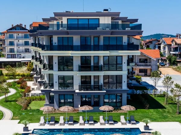 Chernomorets: Elegant 3-room apartment in Sunny Island Royal, Chernomorets 