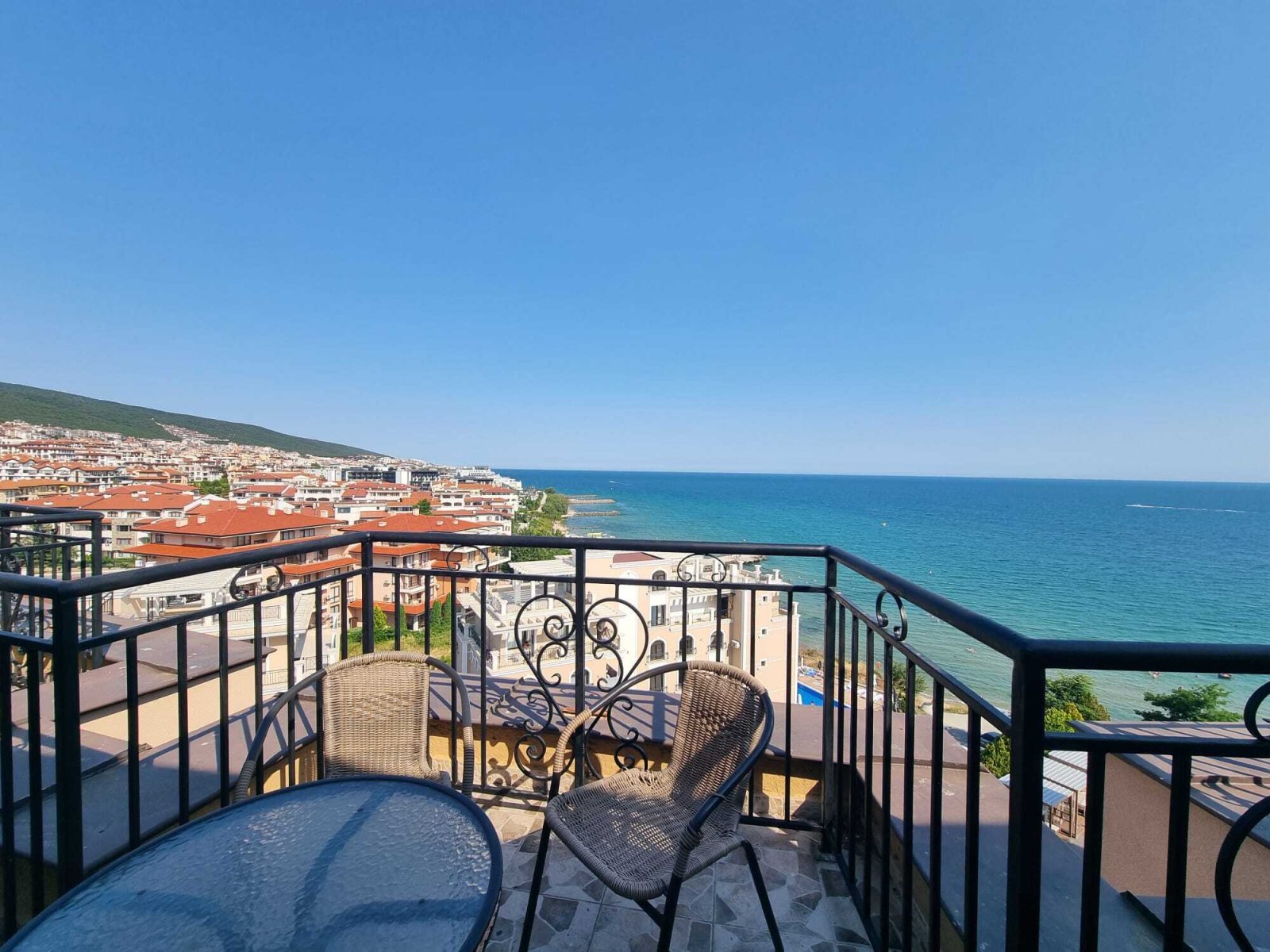 2-room apartment with sea view at the Grand Hotel Sveti Vlas, Bulgaria