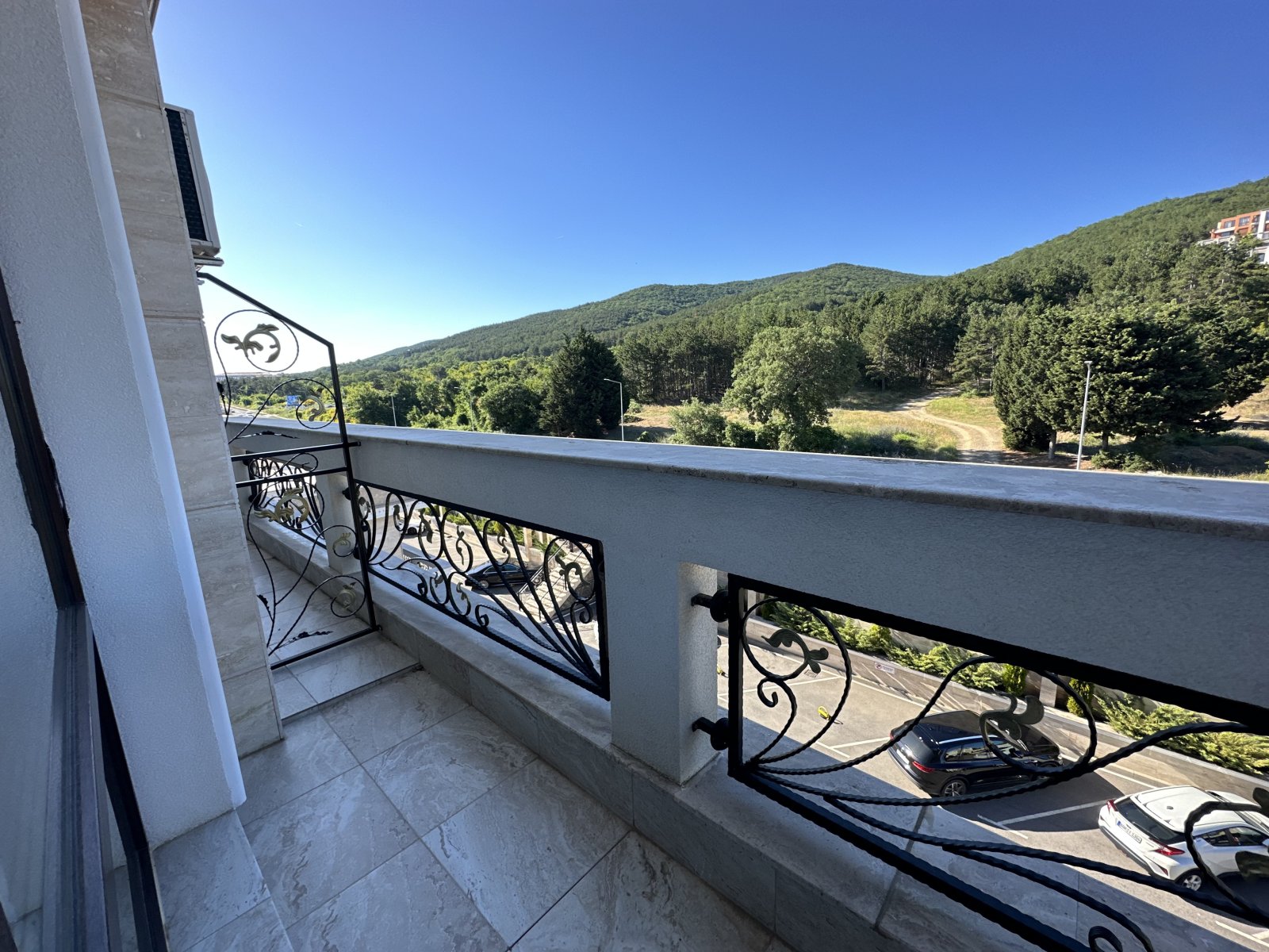 Furnished studio apartment with mountain views in Sveti Vlas, Bulgaria