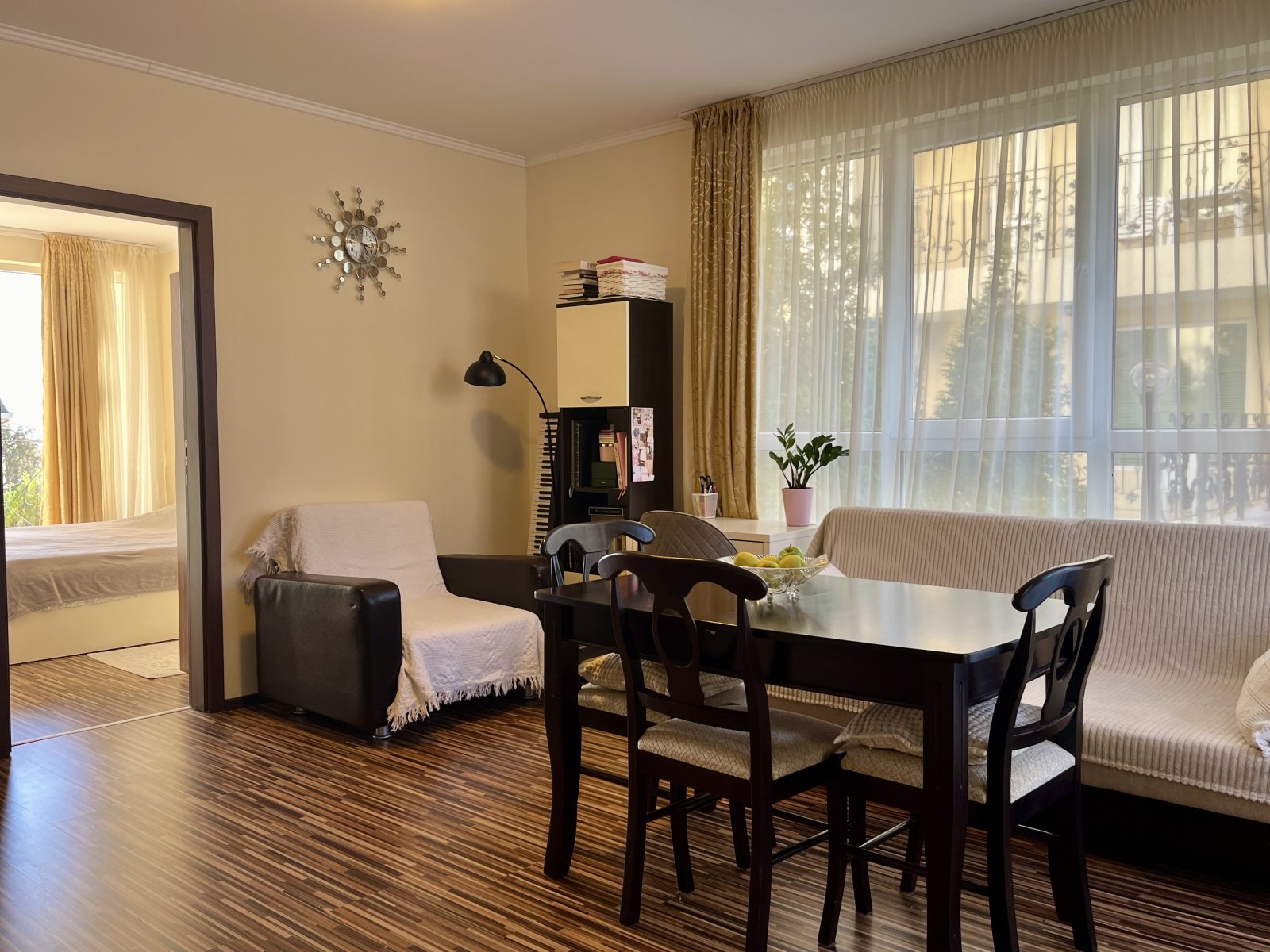 Furnished 2-room apartment with sea view in the 