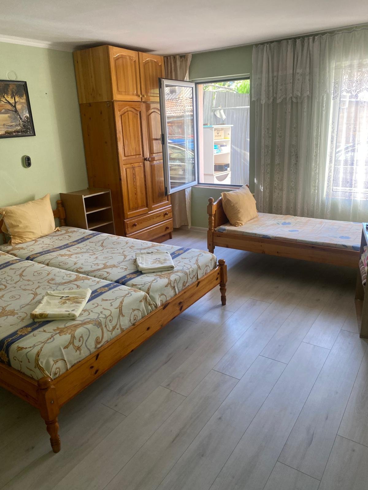 Nessebar Bulgaria, city apartment with 3 rooms and parking spaces