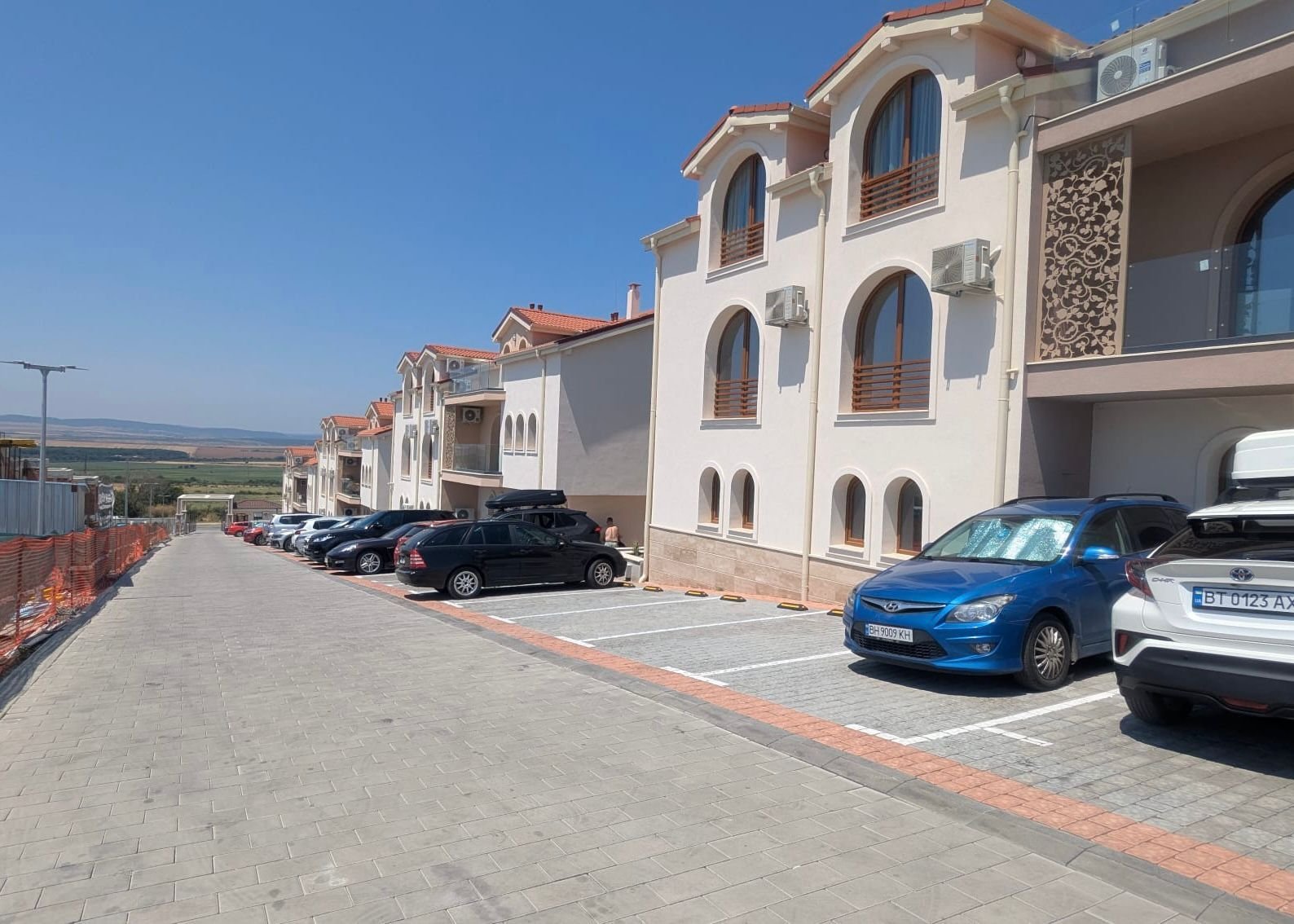 Two-room apartment in the Grand Village complex in Kosharitsa