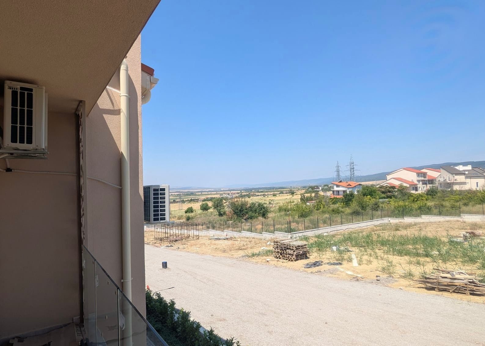 Two-room apartment in the Grand Village complex in Kosharitsa