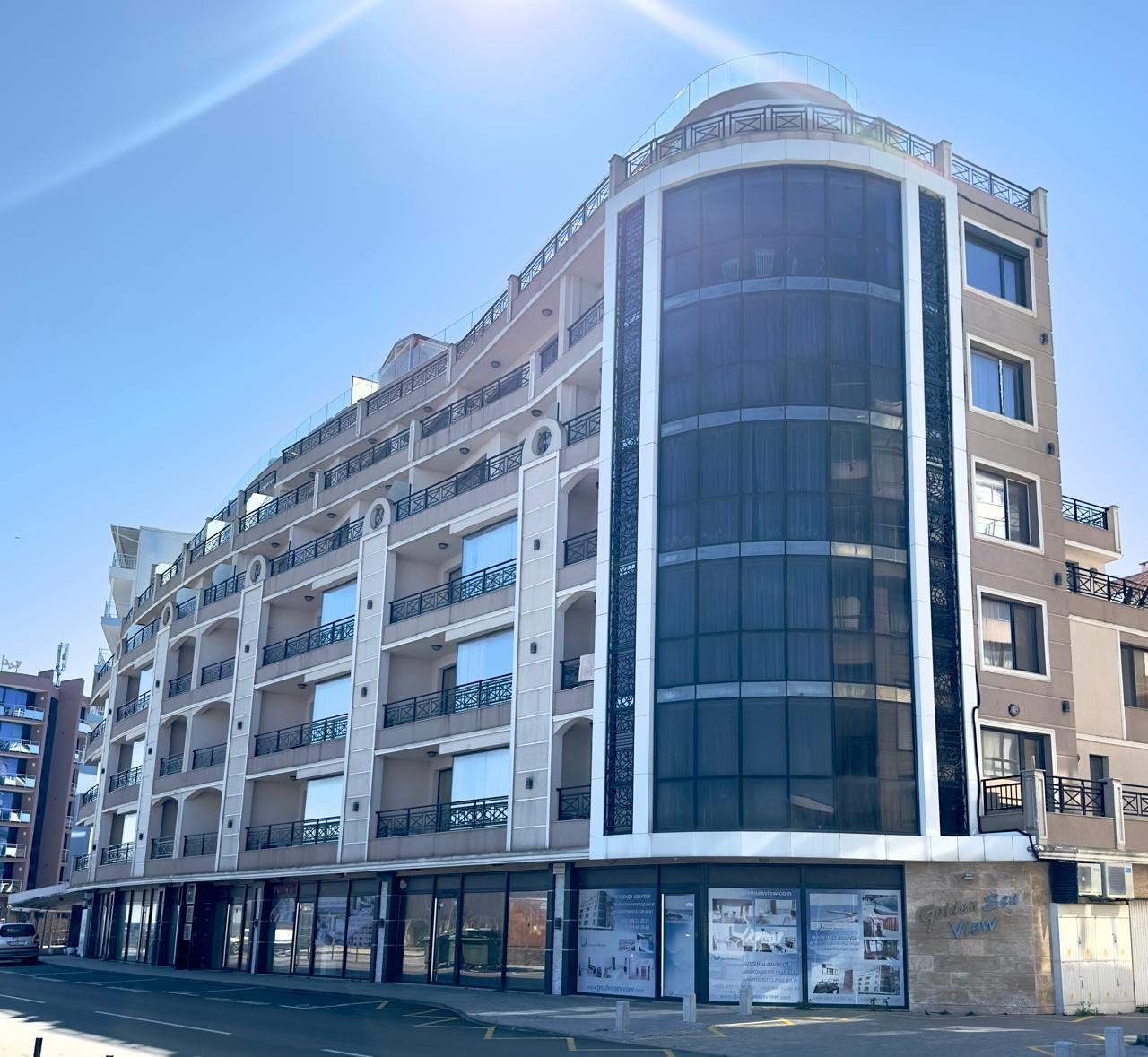 Three-room apartment in Golden Sea View in Pomorie