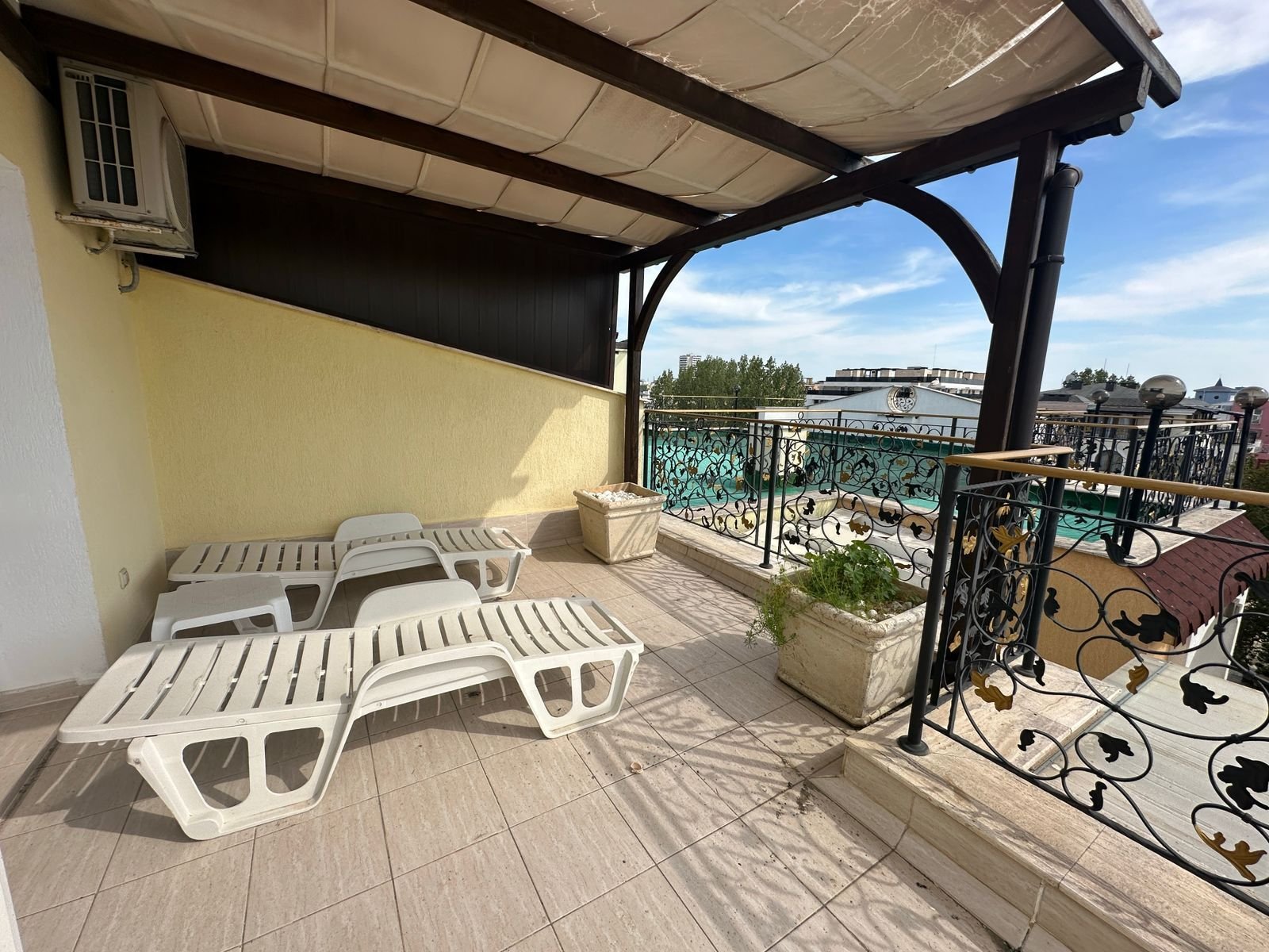 Three-room apartment in the Sweet Home 2 complex in Sunny Beach