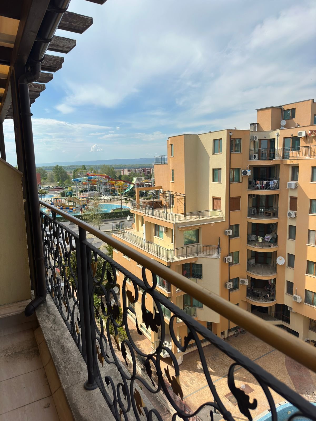 Three-room apartment in the Sweet Home 2 complex in Sunny Beach