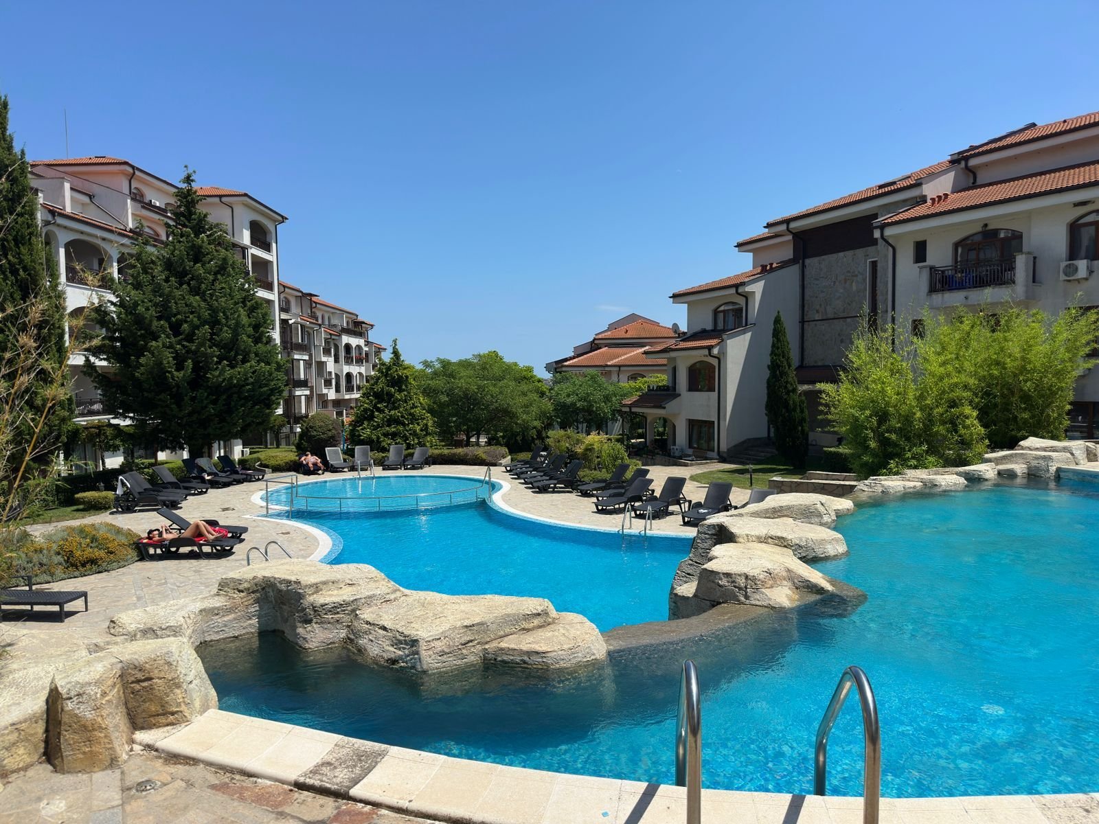 Three-room apartment in the Vineyards complex in Aheloy