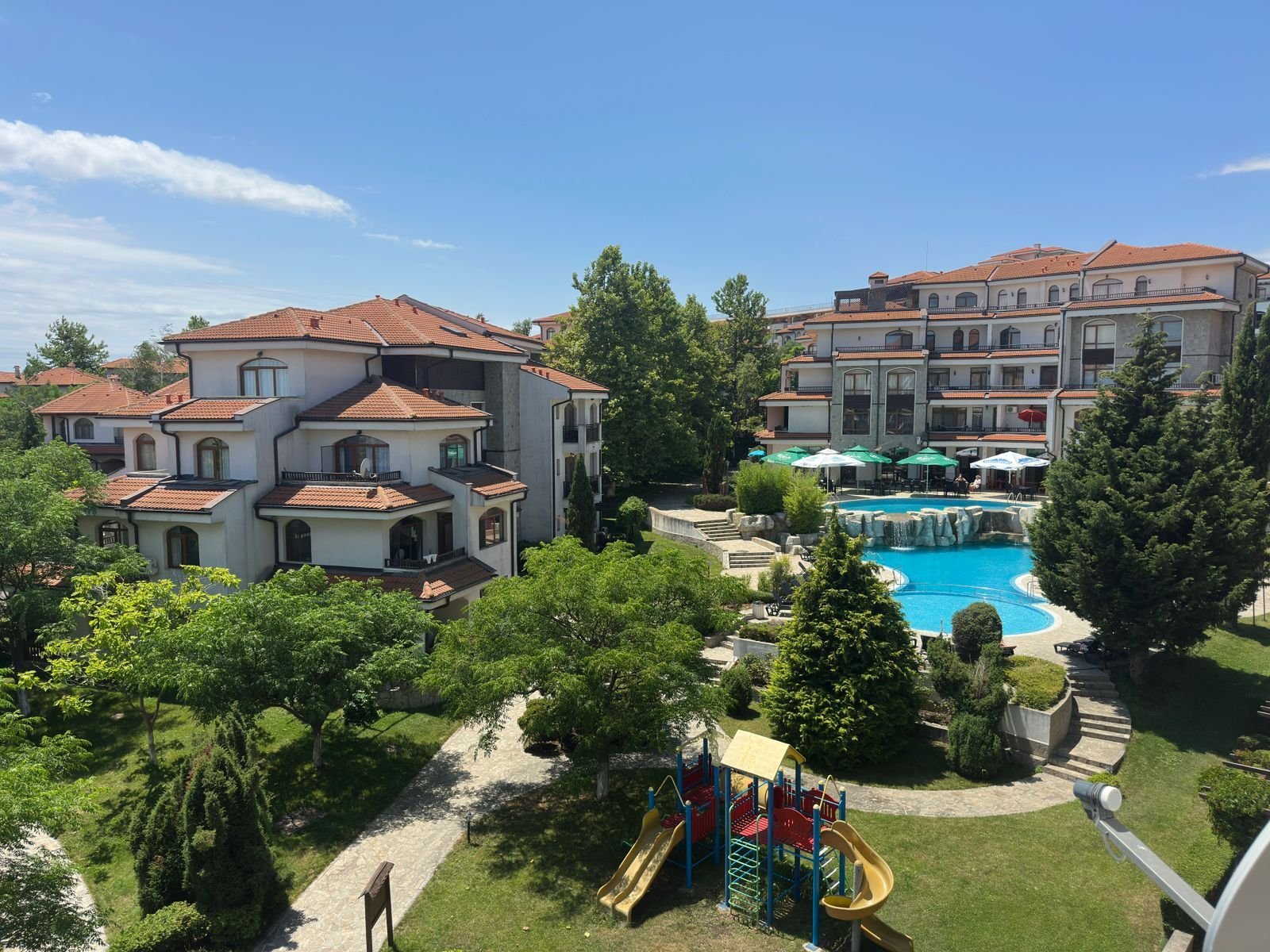 Three-room apartment in the Vineyards complex in Aheloy