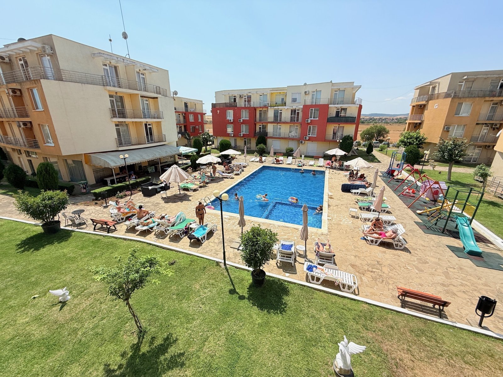 Two-room apartment in the Sunny Day 5 complex in Sunny Beach