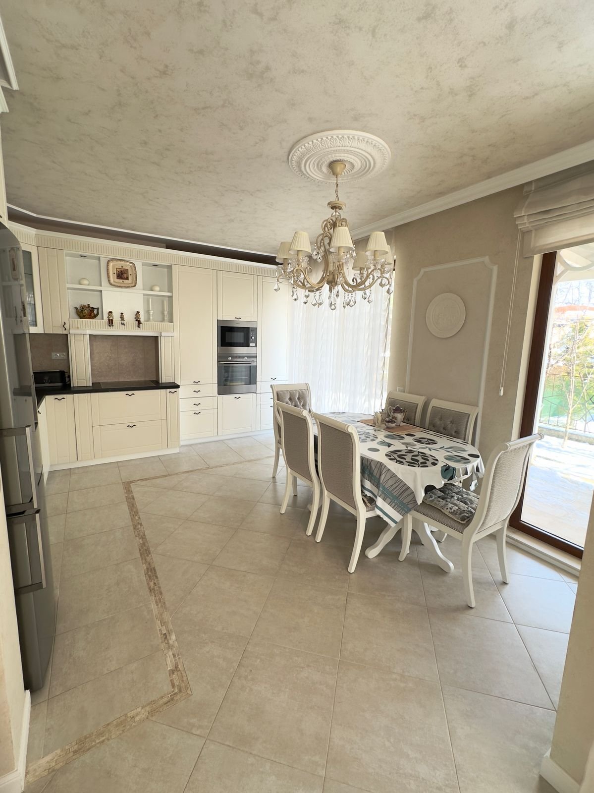 House with three bedrooms in Victoria Residences