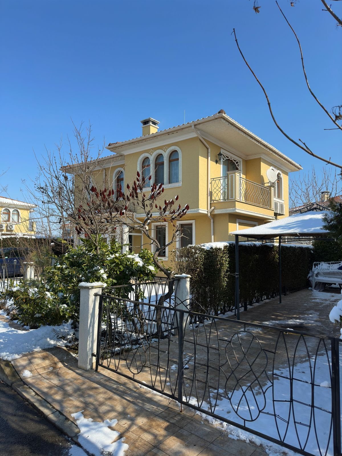 House with three bedrooms in Victoria Residences