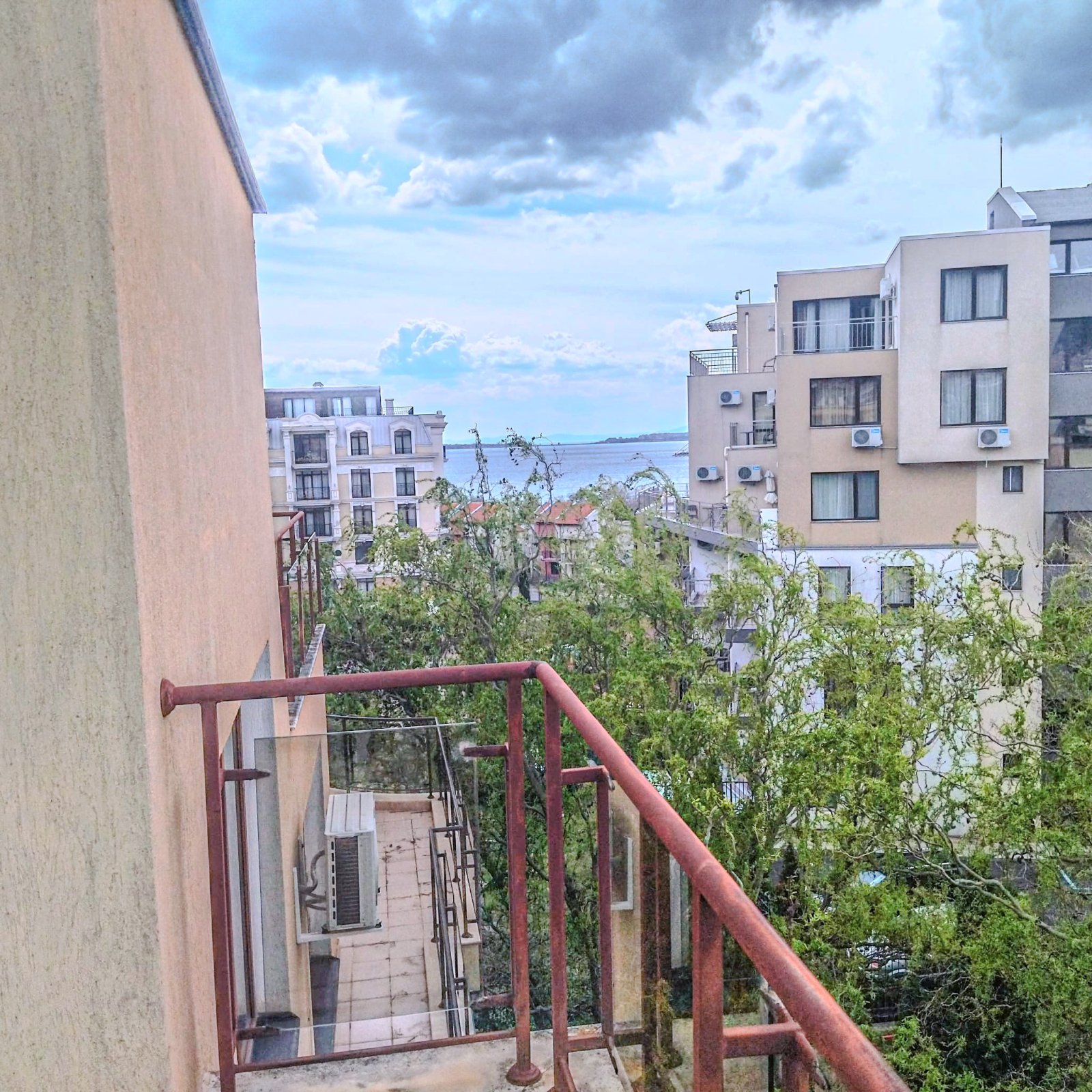 Large studio with sea view in the