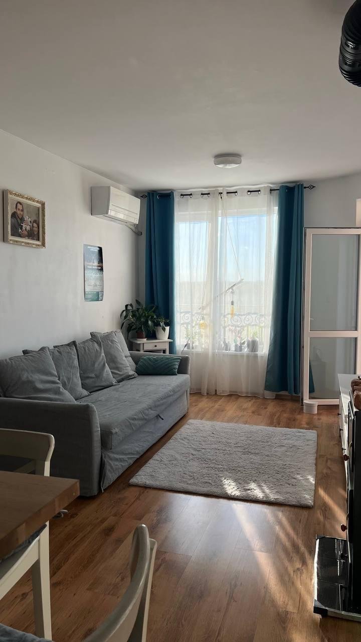 Three-room apartment in the 