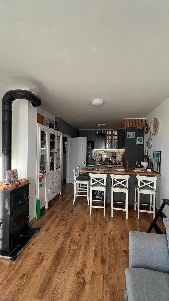 Three-room apartment in the 