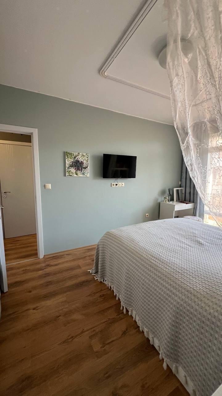 Three-room apartment in the 