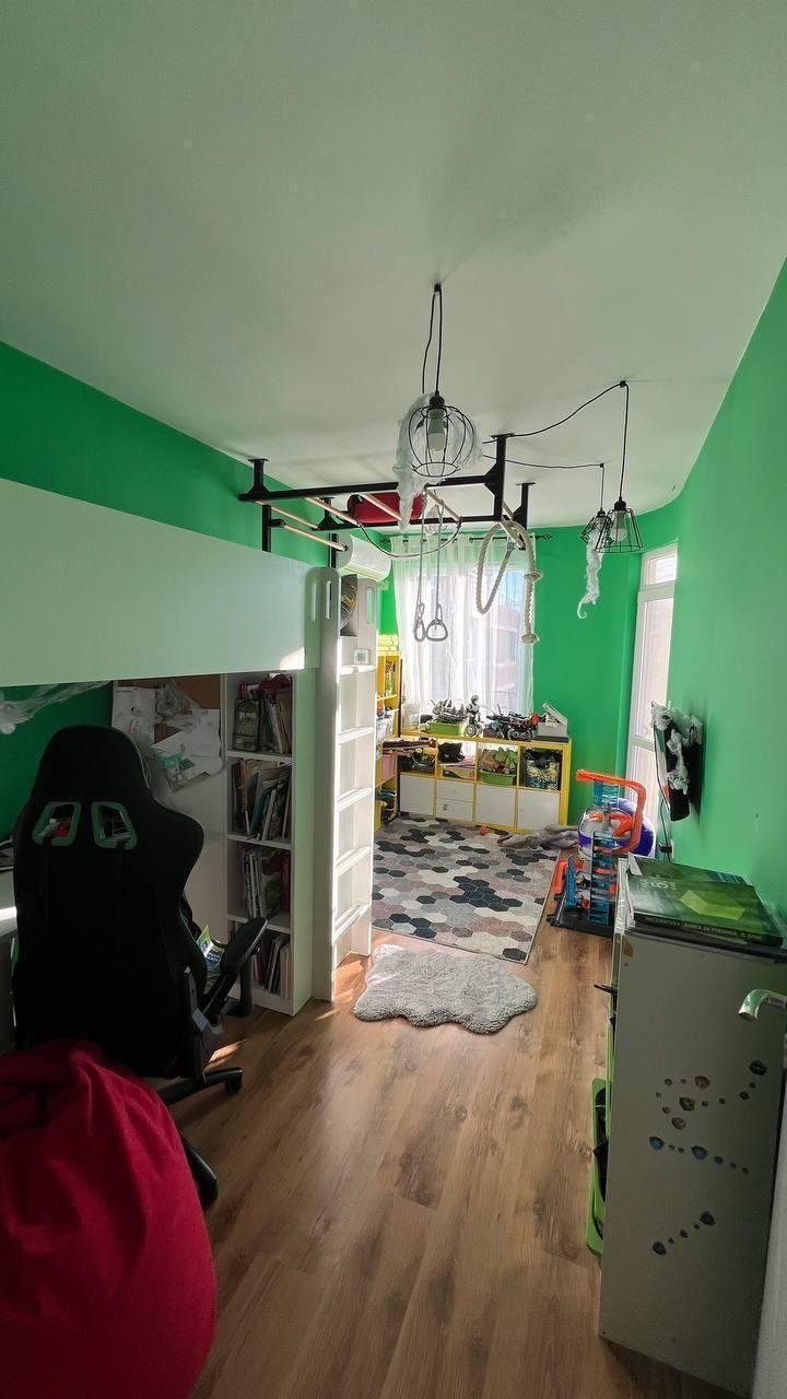 Three-room apartment in the 