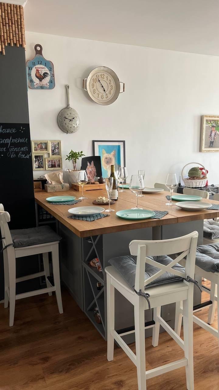 Three-room apartment in the 