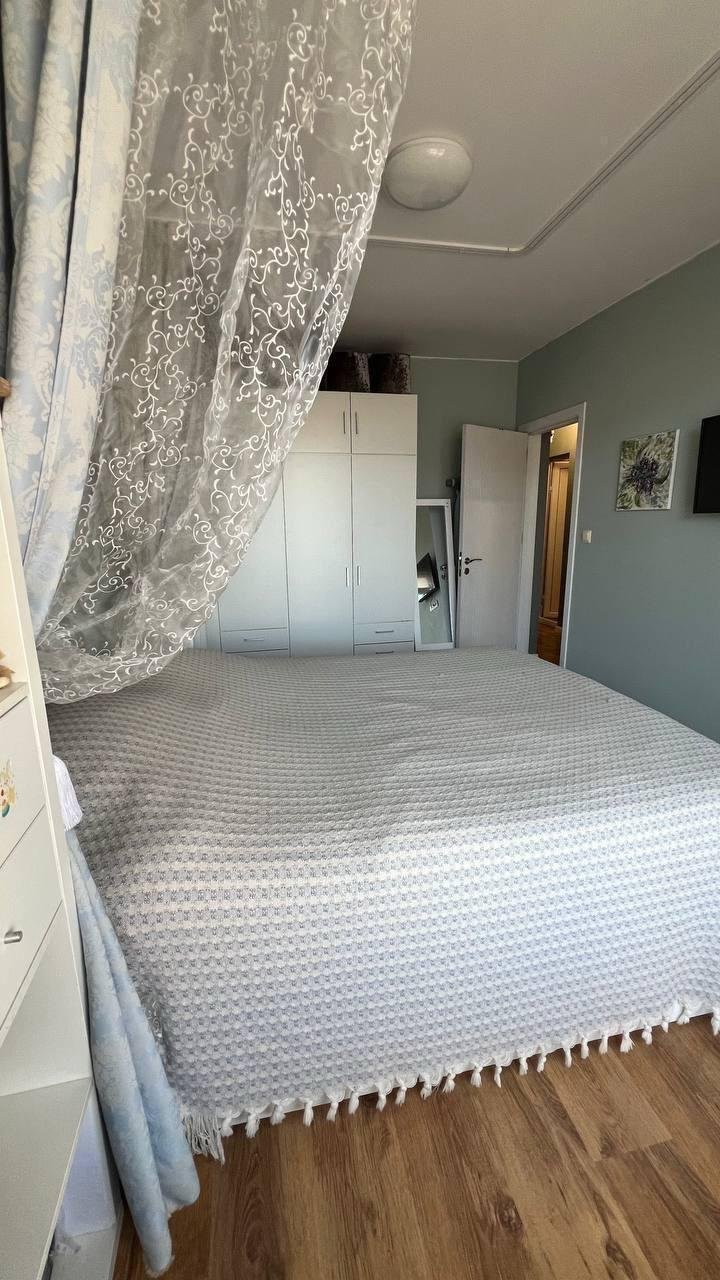 Three-room apartment in the 