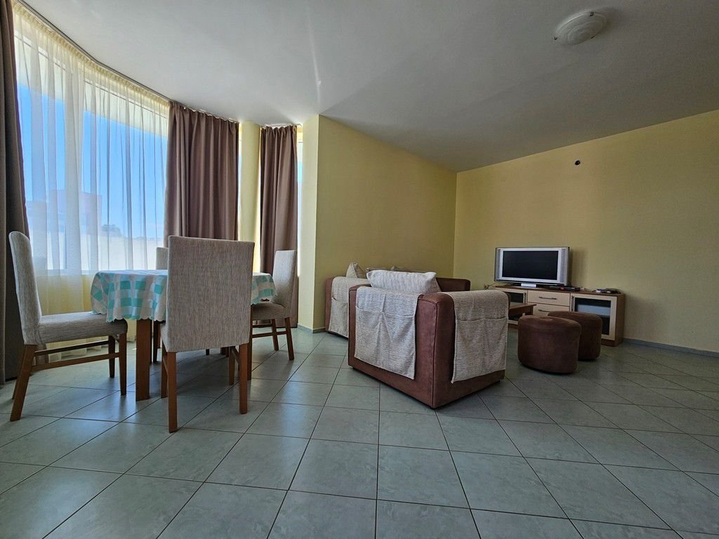 Three-room apartment in the Pyrof City complex at Sunny Beach