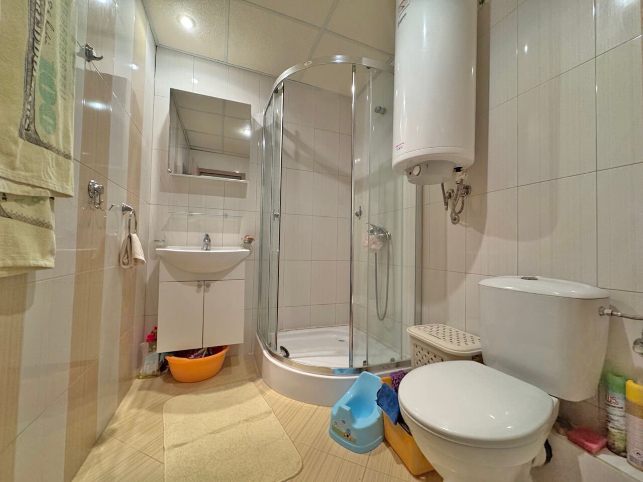 Three-room apartment in the Sea-Fort complex with sea view in Sveti Vlas.