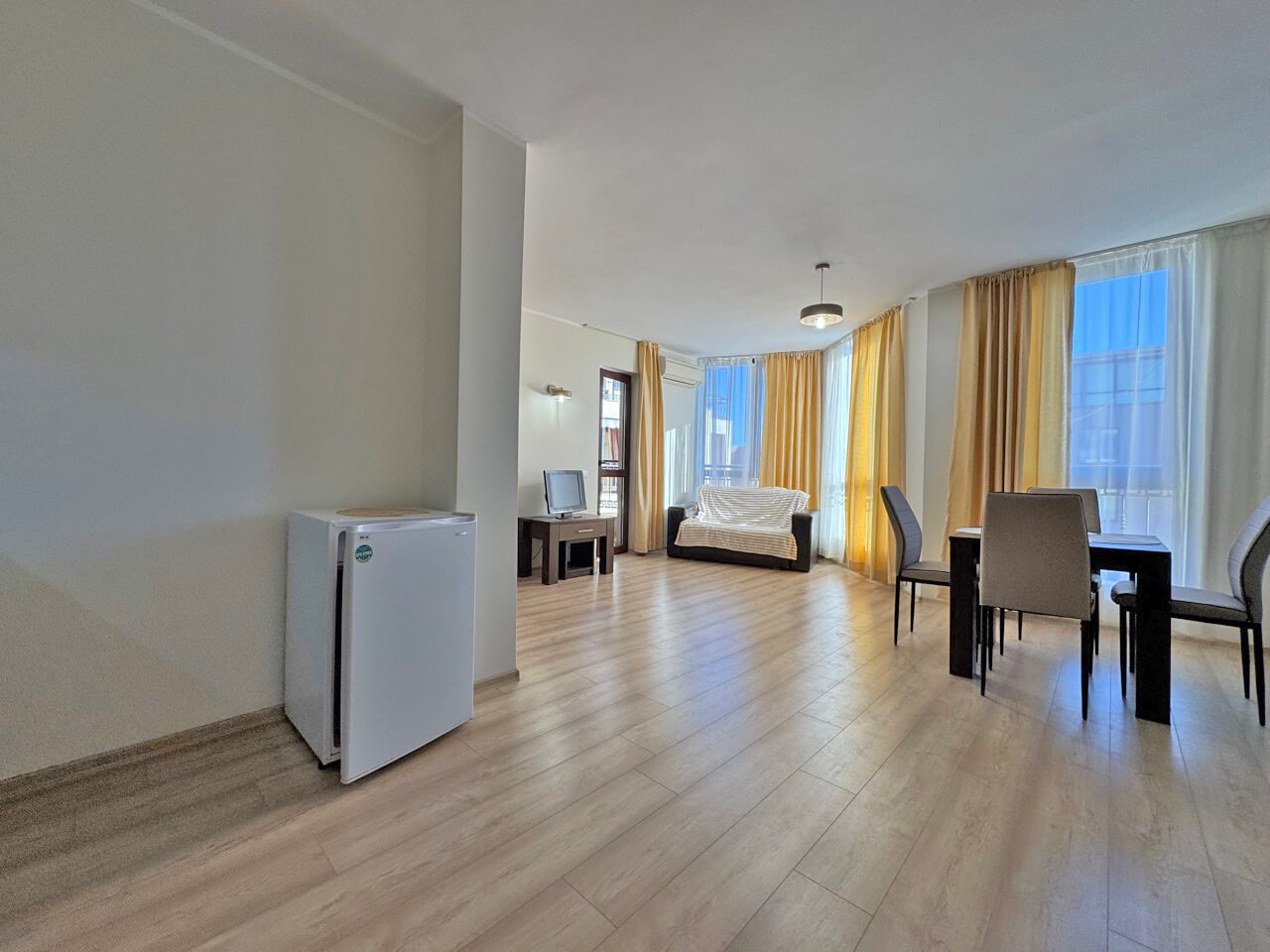 Two-room apartment in the Camelot complex at Sunny Beach