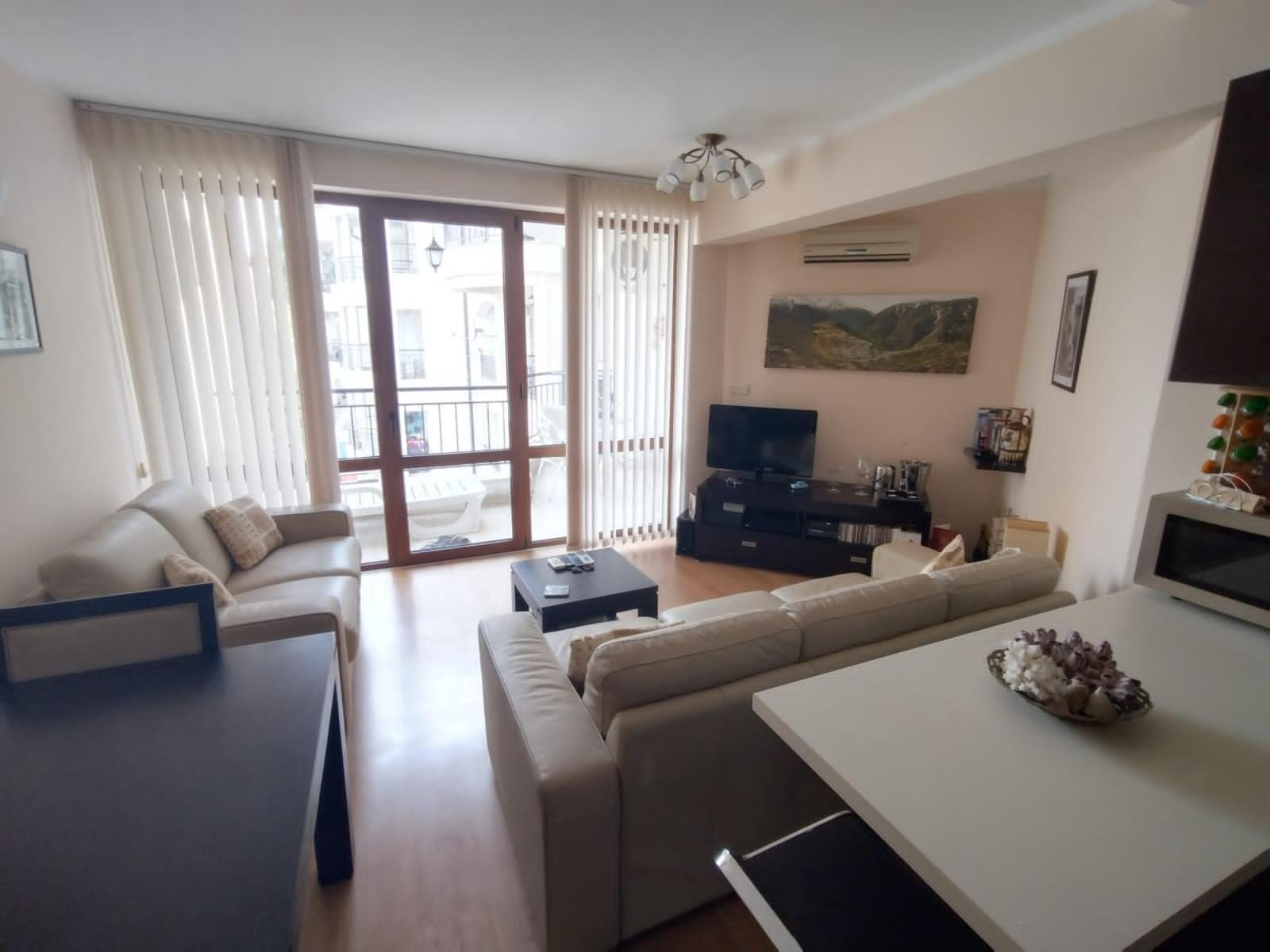 Modern 3-room apartment in Chateau Valon Sonnenstrand Bulgaria