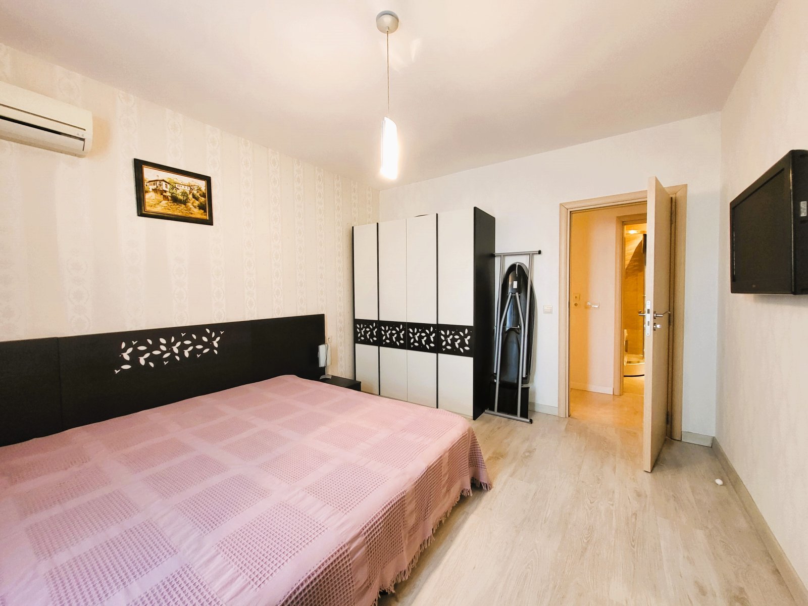 3-room apartment with sea view directly on the first line in Coastal Dreams, Sveti Vlas, Bulgaria