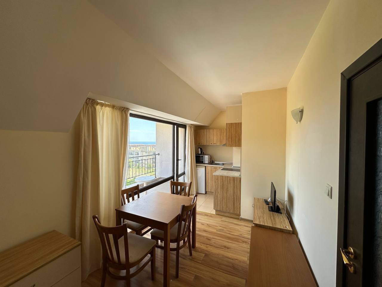 Two-room apartment with sea view in the Makon complex in Sveti Vlas
