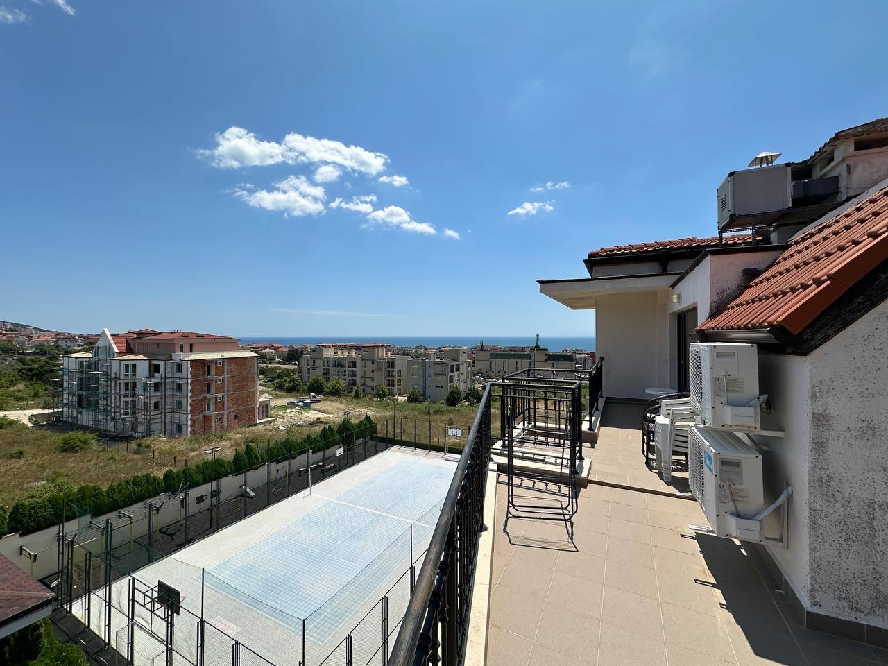 Sveti Vlas: Two-room apartment with sea view in the Makon complex in Sveti Vlas 