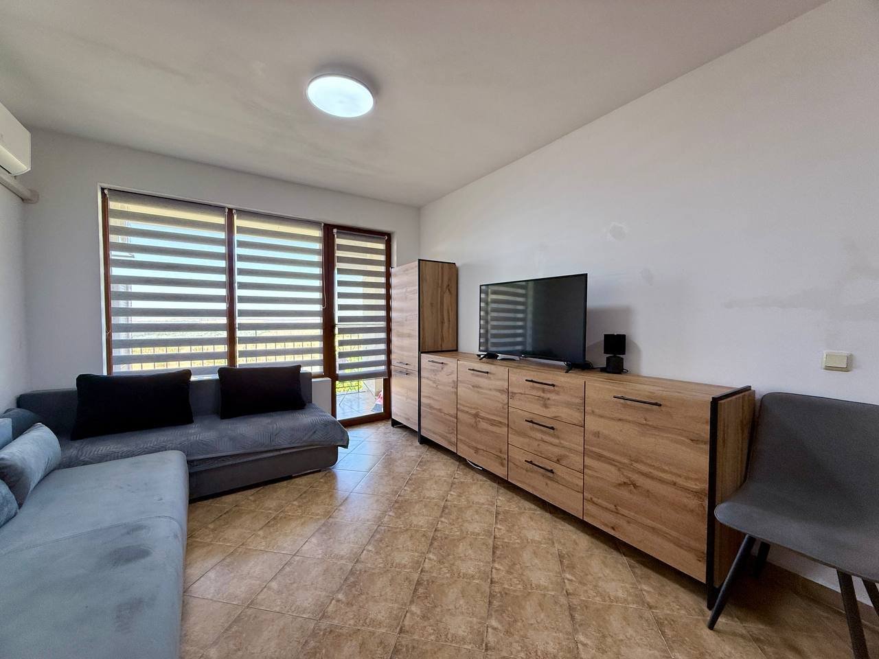 Two-room apartment with sea view in the Arkite residential complex in Kosharitsa