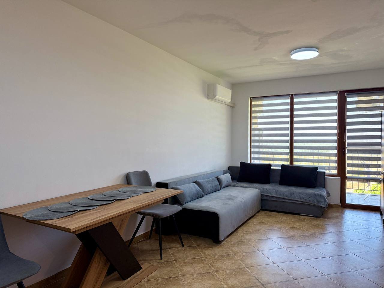 Two-room apartment with sea view in the Arkite residential complex in Kosharitsa