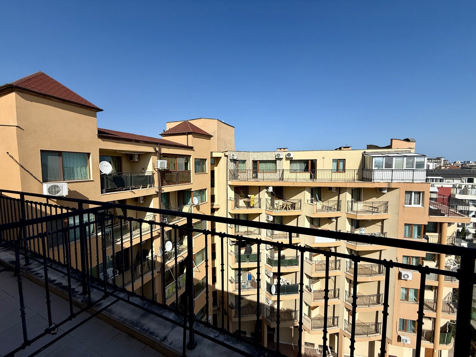 1+1 apartment in the Amadeus 5 complex