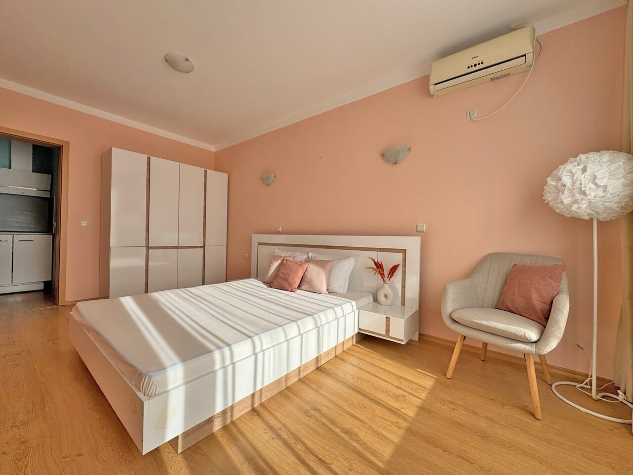 Two-room apartment in the Diamond Bay complex at Sunny Beach