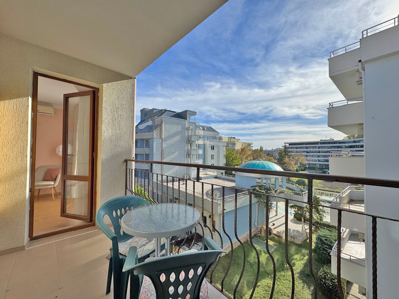 Two-room apartment in the Diamond Bay complex at Sunny Beach