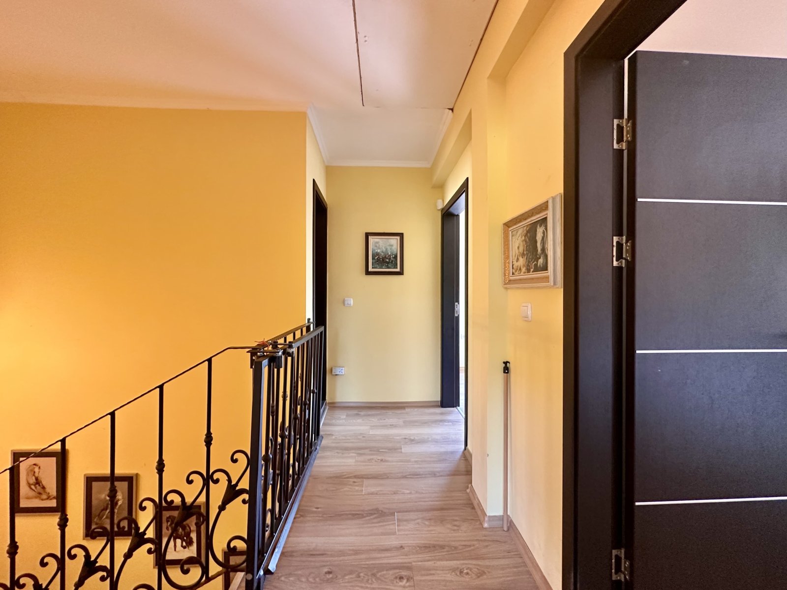 Two-story house with swimming pool in Kosharitsa